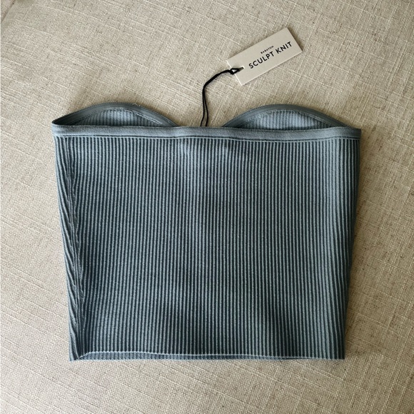 New Aritzia Sweetheart Cropped Tube Top in Light Blue, size S, NWT - Picture 3 of 6